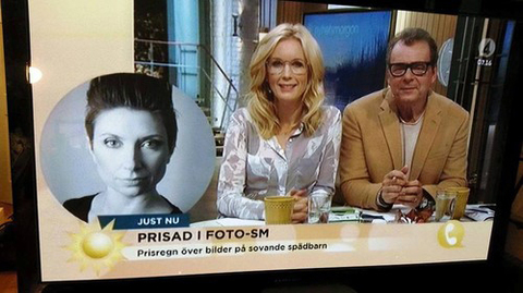 Intervju av Fotograf Laila Villebeck i TV4 Nyhetsmorgon. Jenny Strömstedt och Steffo Thörnqvist ställer frågor kring SM-guldet i nyföddfotografering 2015