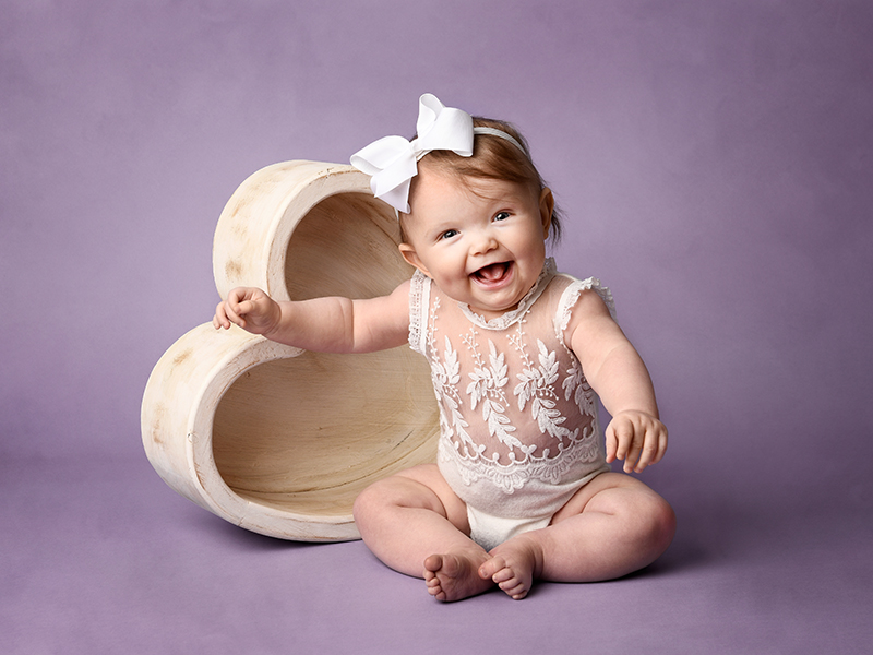 Halvårsfotografering hos Fotograf Laila Villebeck i Linköping. Babyfotograferingen som verkligen ger fantastiska bilder med stor variation.